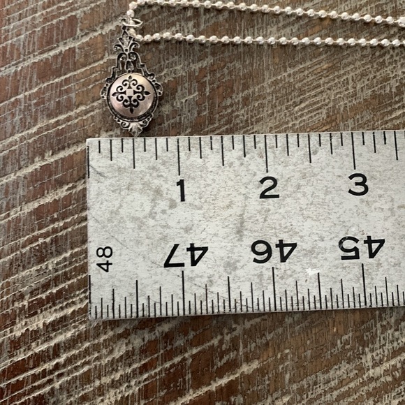 NWOT Reversible Necklace Letter “O” - Picture 7 of 8